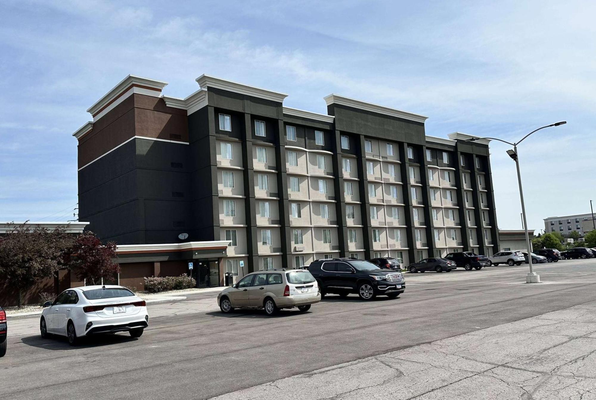 La Quinta By Wyndham Indianapolis South Hotel Exterior photo