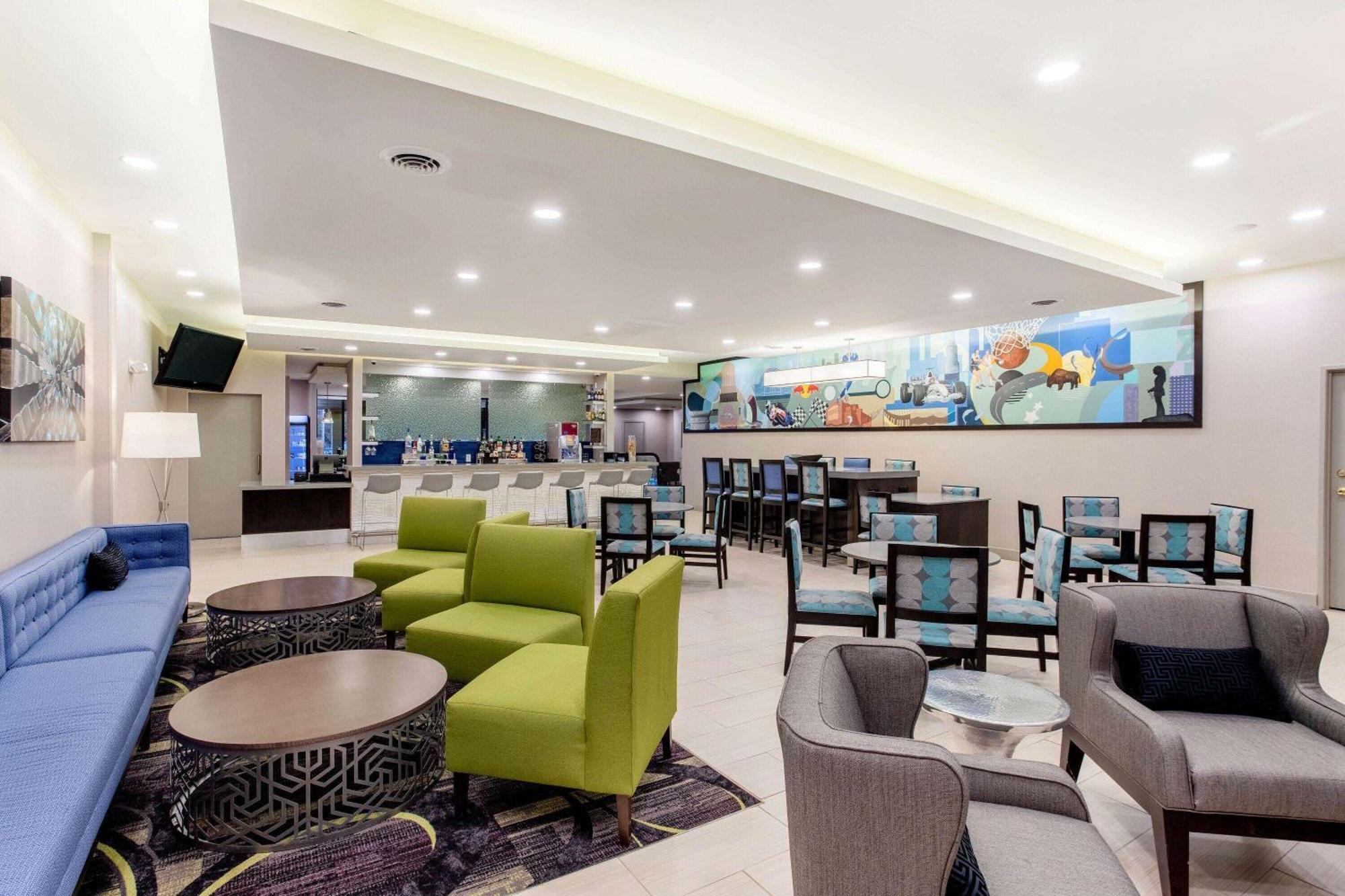 La Quinta By Wyndham Indianapolis South Hotel Exterior photo