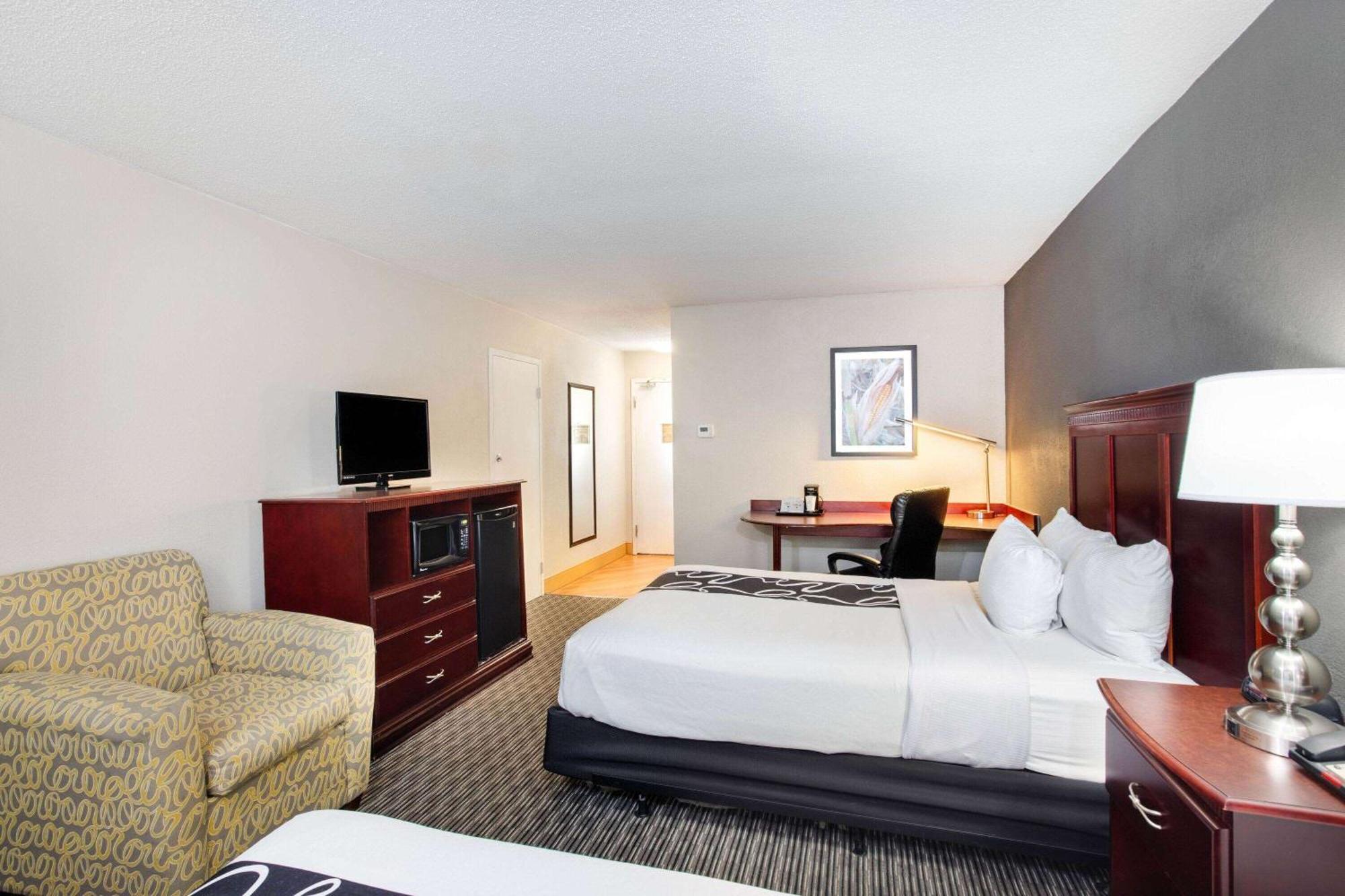 La Quinta By Wyndham Indianapolis South Hotel Exterior photo