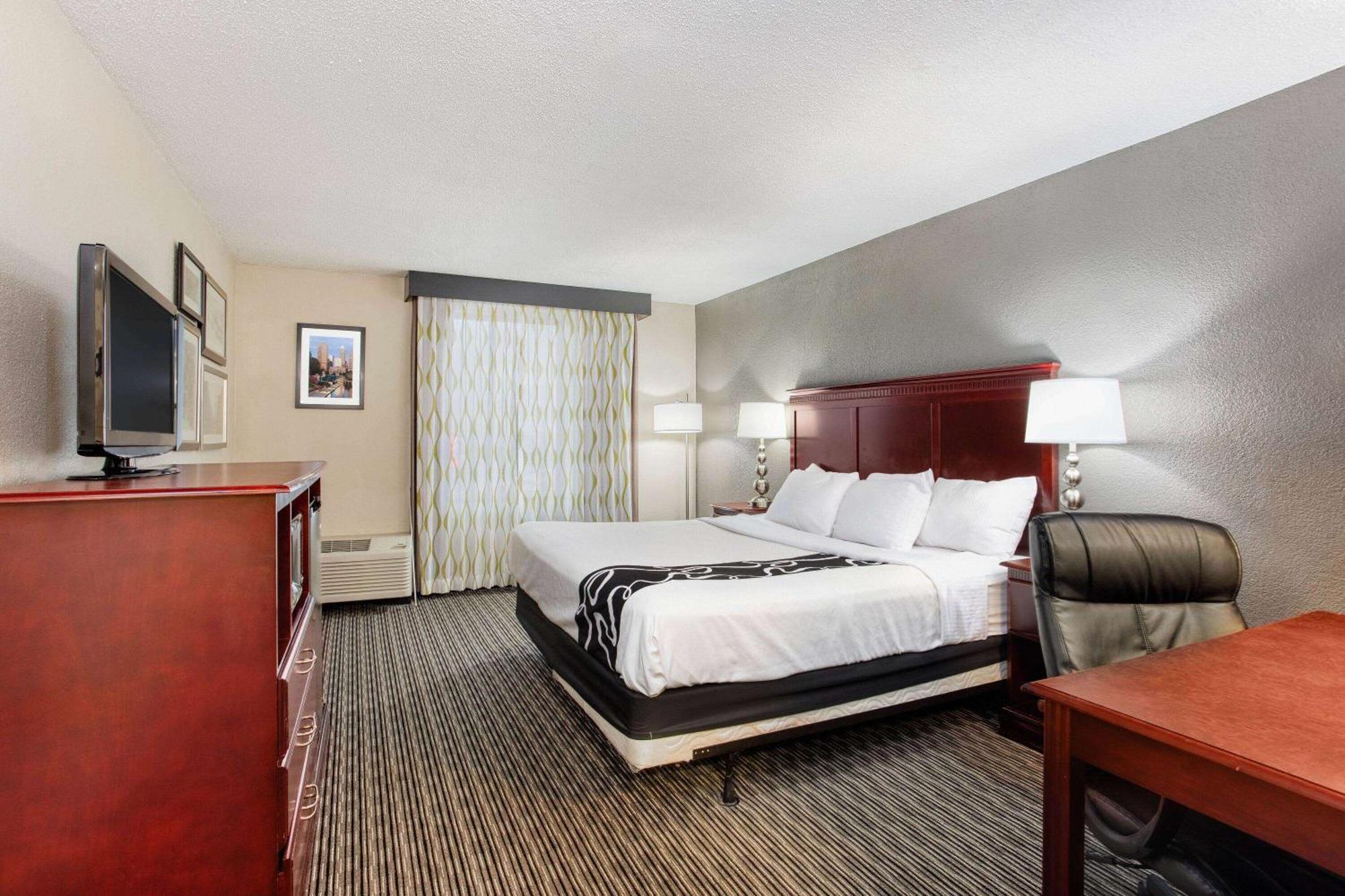 La Quinta By Wyndham Indianapolis South Hotel Exterior photo