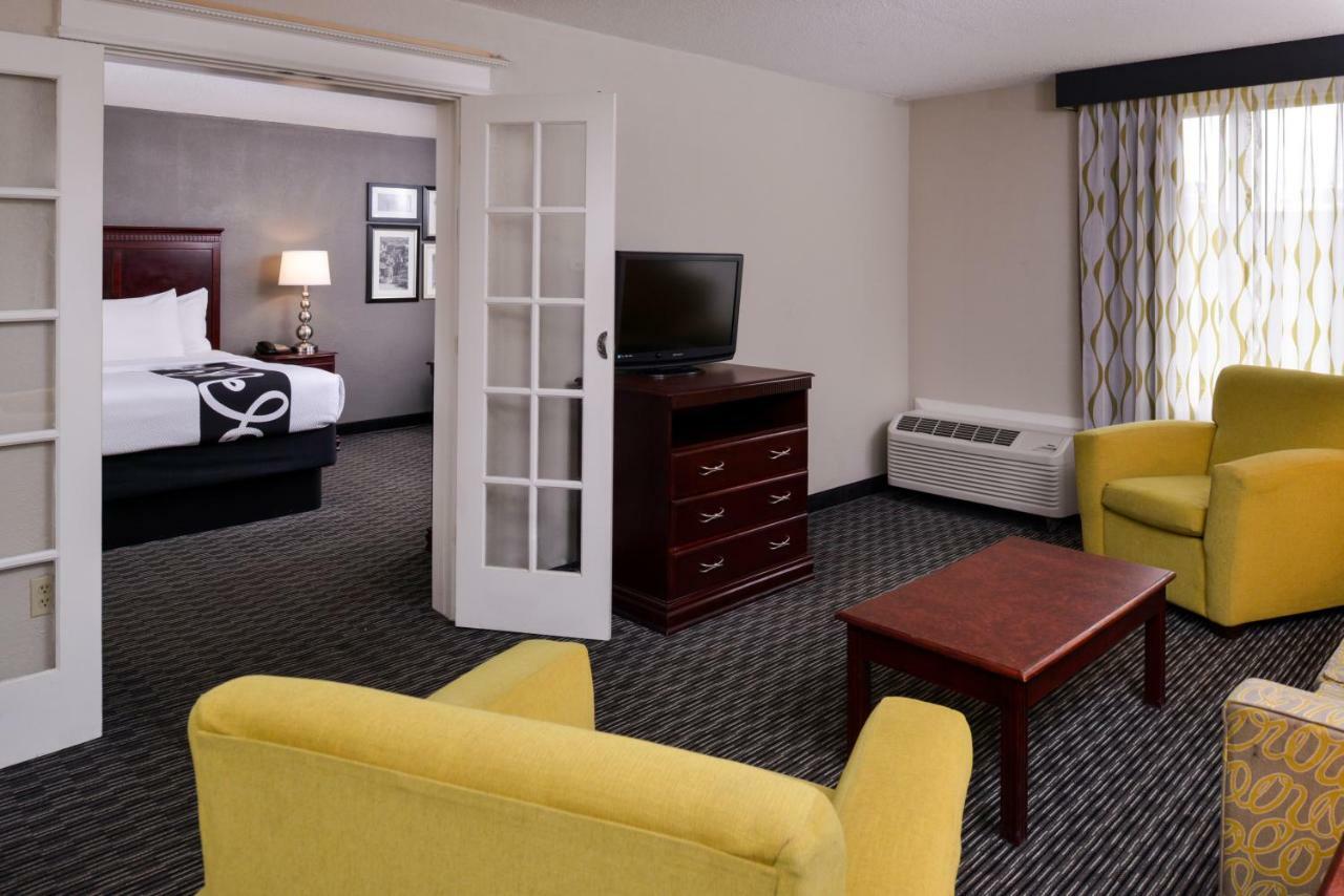 La Quinta By Wyndham Indianapolis South Hotel Exterior photo
